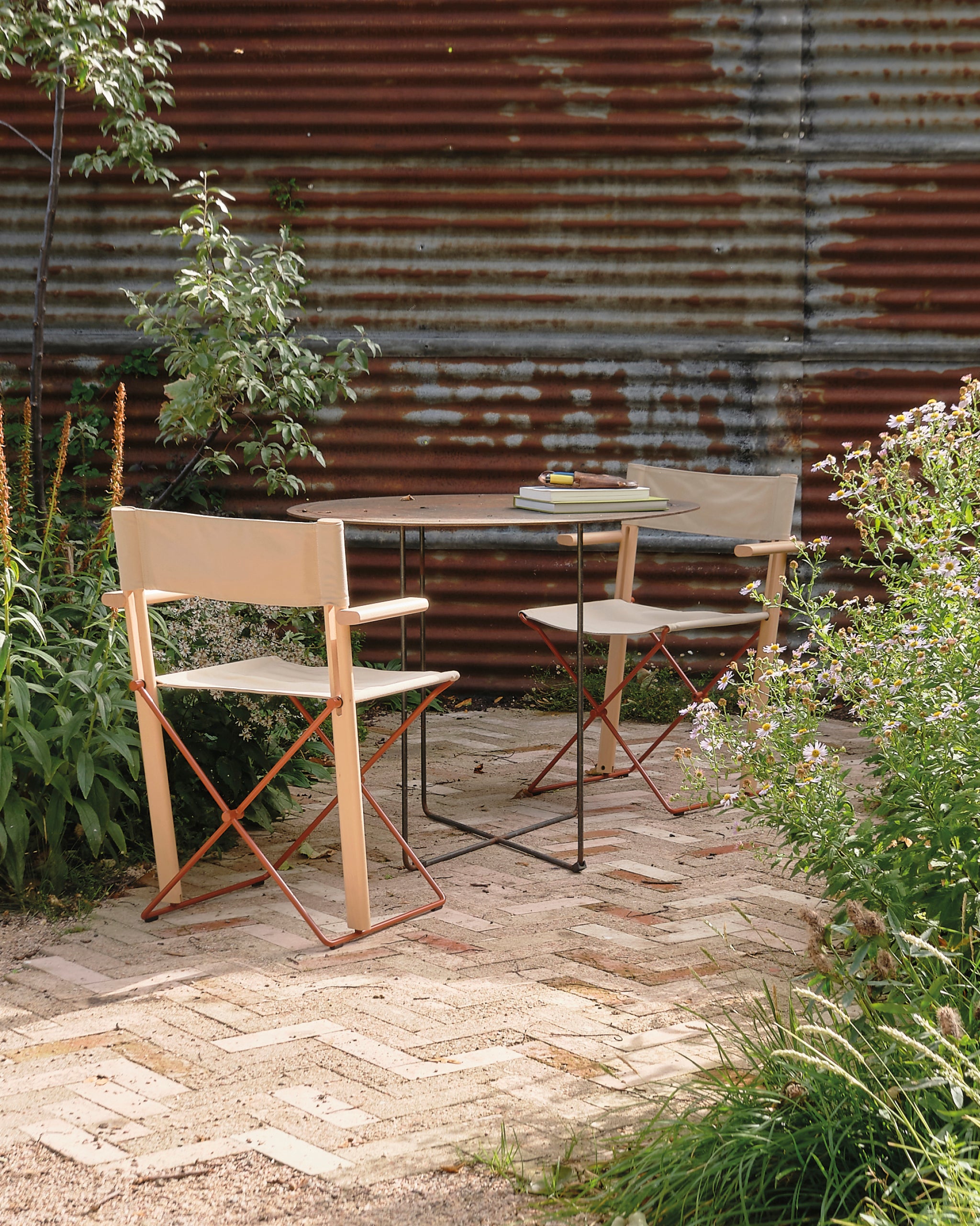 Bacchette folding chair