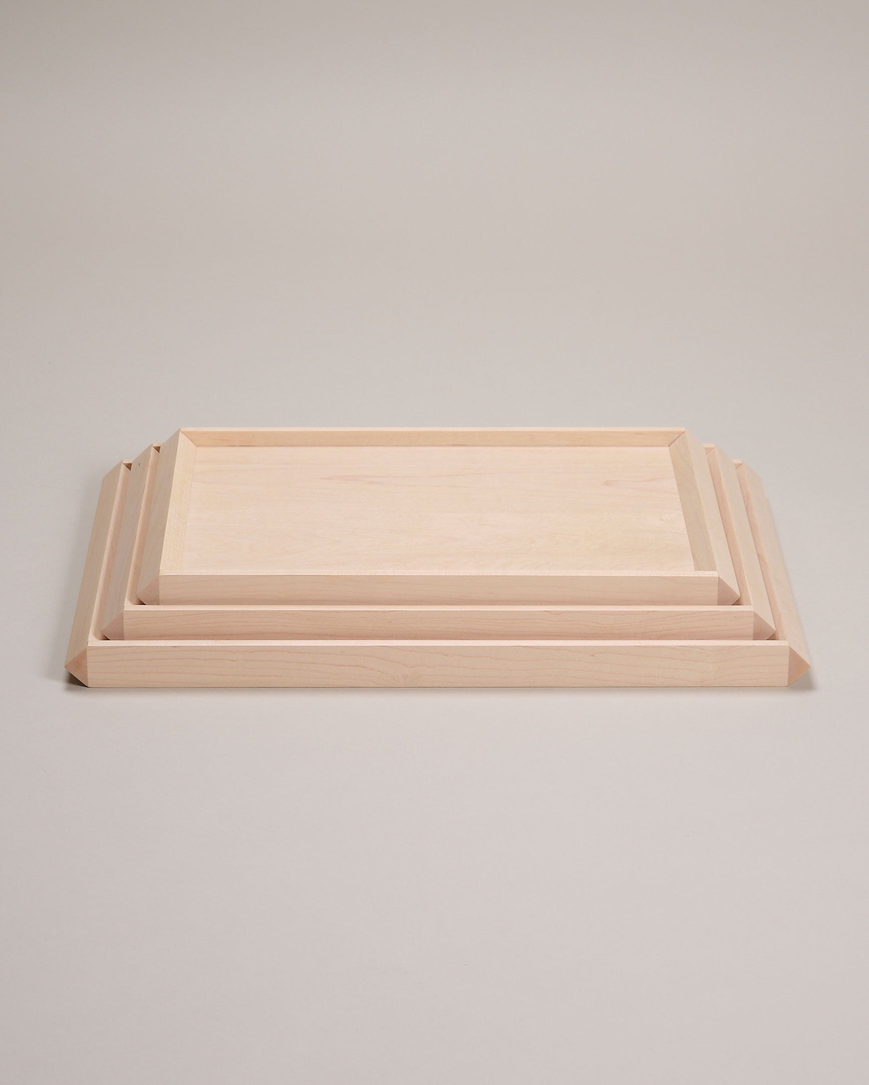 Either trays, maple