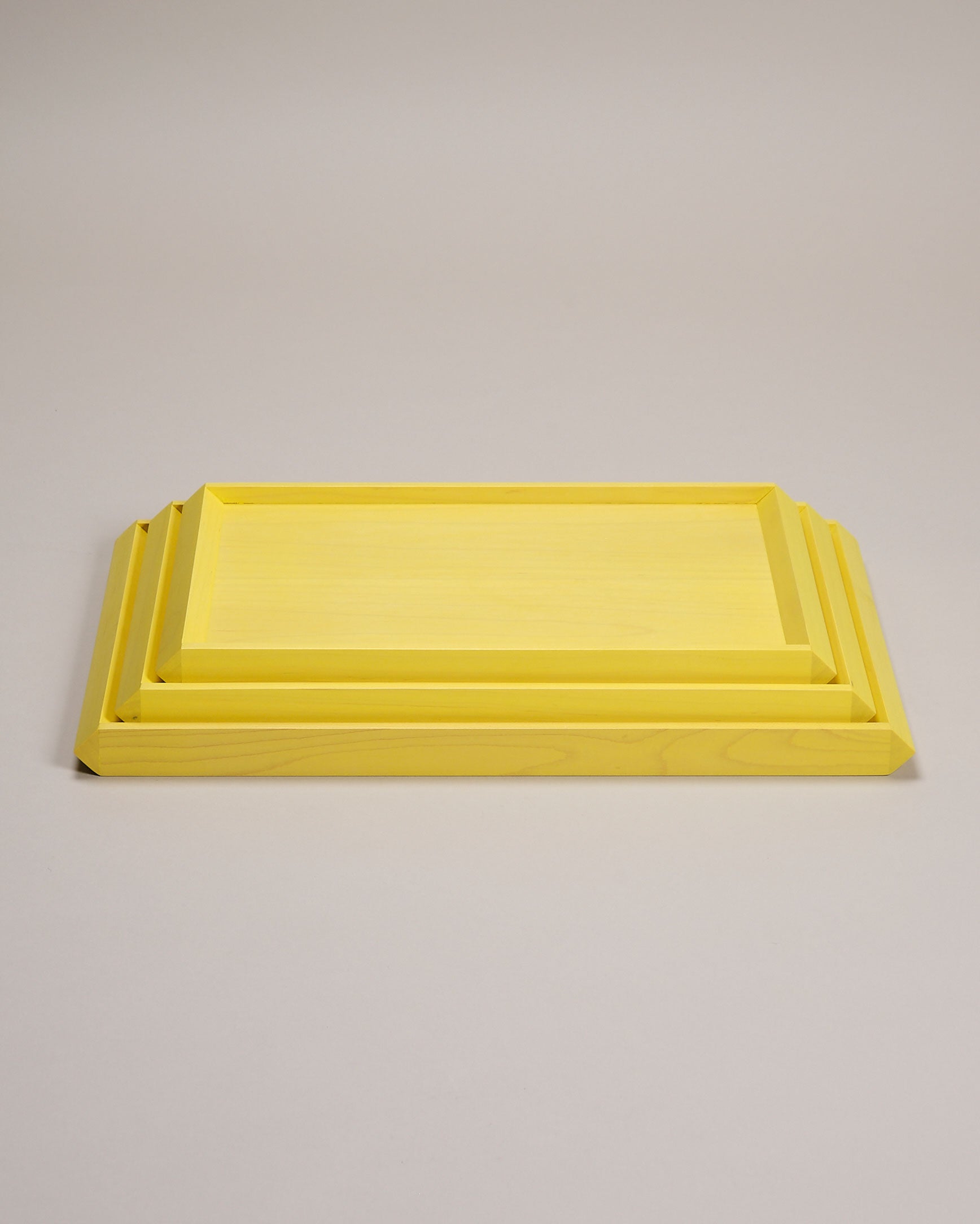 Either trays, yellow maple